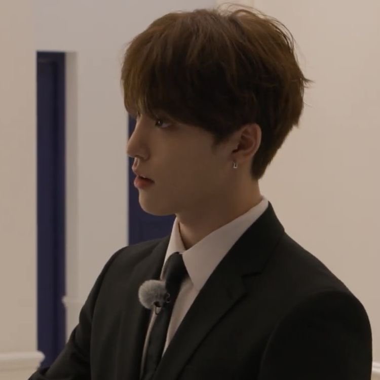 데이 tweet media
