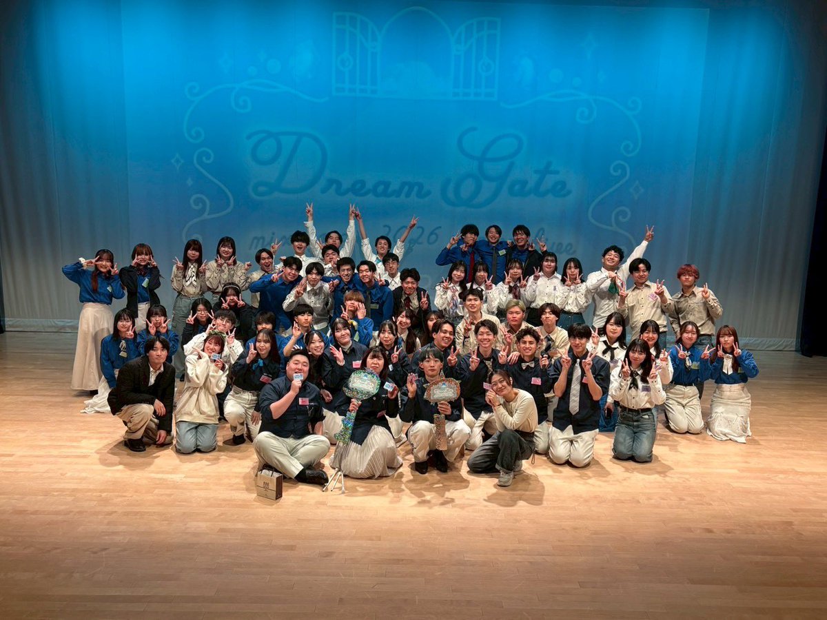 mixvoiceCL's tweet photo. 【終演報告】
3/1に開催されましたmixvoice WL 『Dream Gate』 無事終演いたしました!
mix-voiceの世界観はお楽しみいただけましたでしょうか？🎠🎈
開催にあたりご協力賜りました関係者の皆様、そしてご来場者の皆様本当にありがとうございました。
本ライブが日々の活力になるように願っております。 https://t.co/AX59wWcYz7