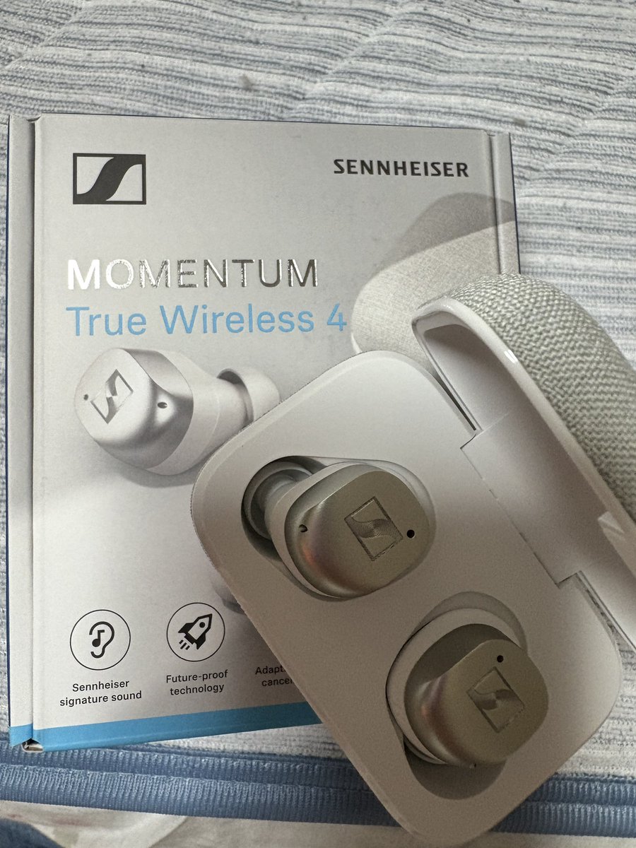 マイニューギアーー( * ॑꒳ ॑*)

初めてSENNHEISER買ってみた。
さて、聞くの楽しみだな🥰