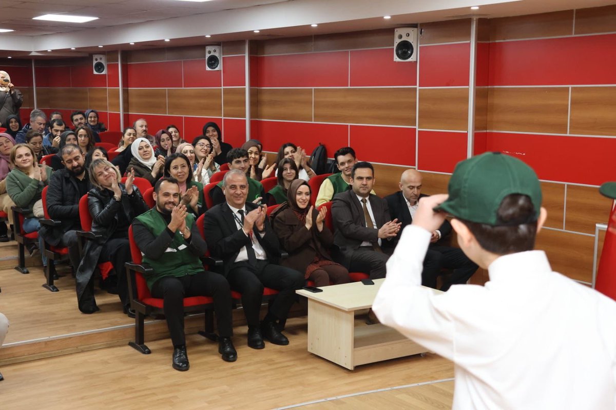 YesilayMaltepe's tweet photo. Yeşilay Maltepe Şubesi yönetim ve gönüllülerimiz ile Yeşilay Haftası kapsamında düzenlenen ilçe programına katılım sağladık.
Bağımlılıkla mücadelenin önemini vurguladığımız bu anlamlı buluşmada; sağlıklı nesiller yetiştirmenin hepimizin ortak sorumluluğu olduğunu ifade ettik.💚 https://t.co/OyL2WVizZF
