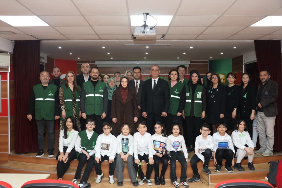 YesilayMaltepe's tweet photo. Yeşilay Maltepe Şubesi yönetim ve gönüllülerimiz ile Yeşilay Haftası kapsamında düzenlenen ilçe programına katılım sağladık.
Bağımlılıkla mücadelenin önemini vurguladığımız bu anlamlı buluşmada; sağlıklı nesiller yetiştirmenin hepimizin ortak sorumluluğu olduğunu ifade ettik.💚 https://t.co/OyL2WVizZF