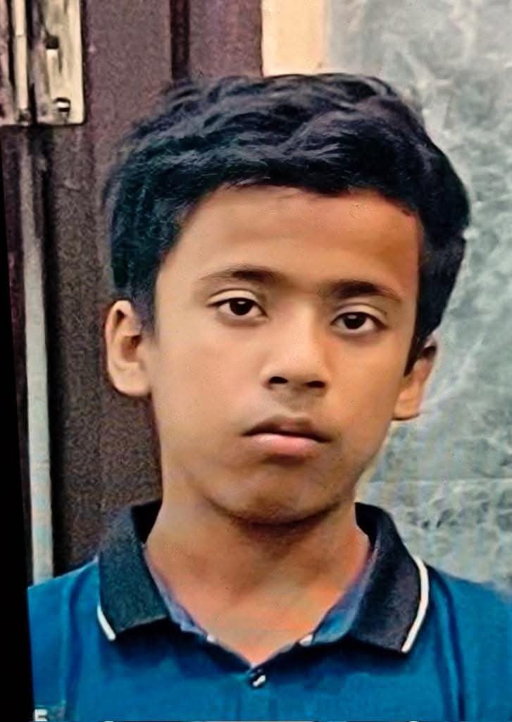 A Muslim boy named Unaiz Khan, who was fasting, only 12 years old was shot by his non-Muslim friend's father over a minor dispute with point blank range. I have no words to describe this venom infected majority, kindly watch out for your kids in this remorseless society.

Inna