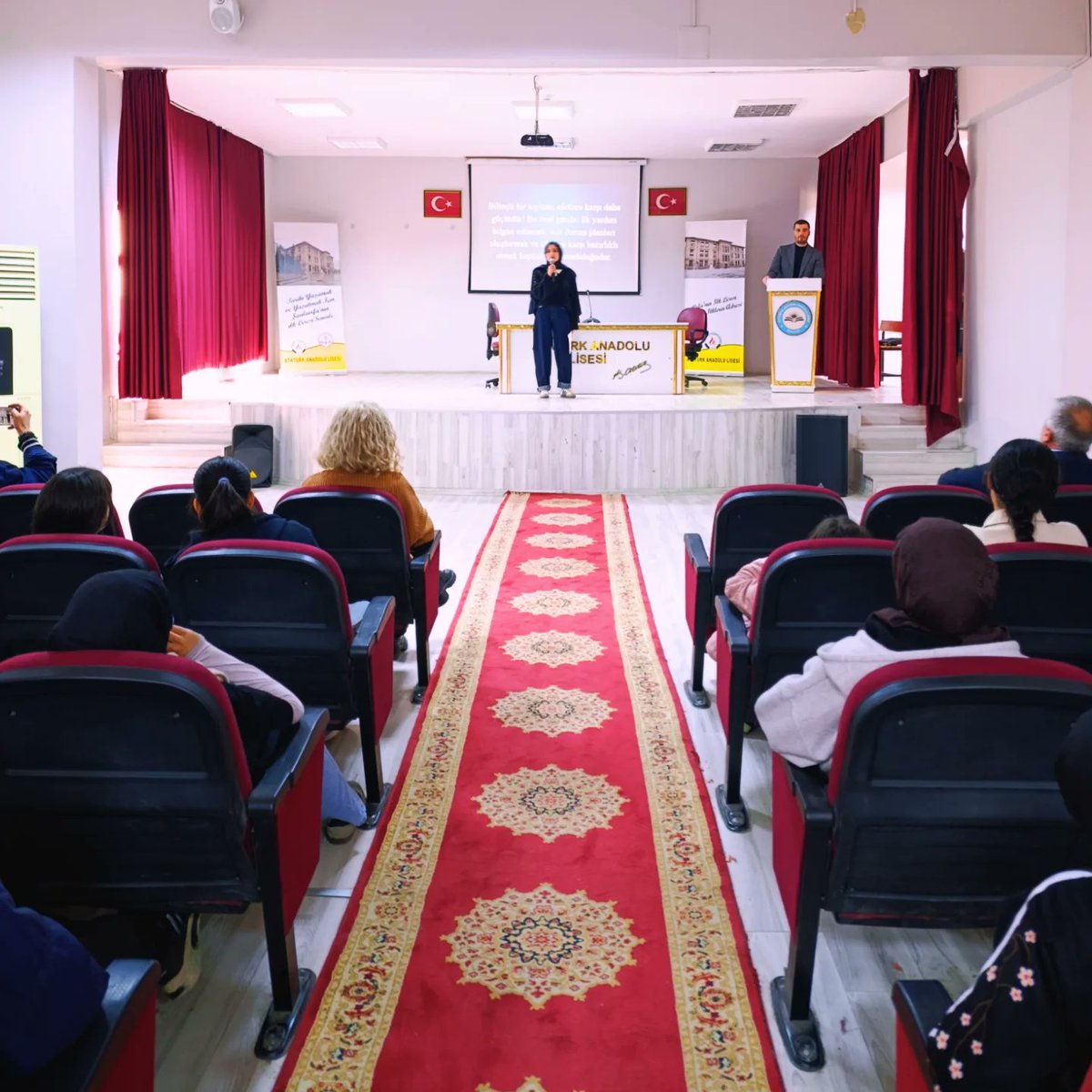 Sivil Savunma Haftası kapsamında okulumuzda anlamlı bir program düzenledik.