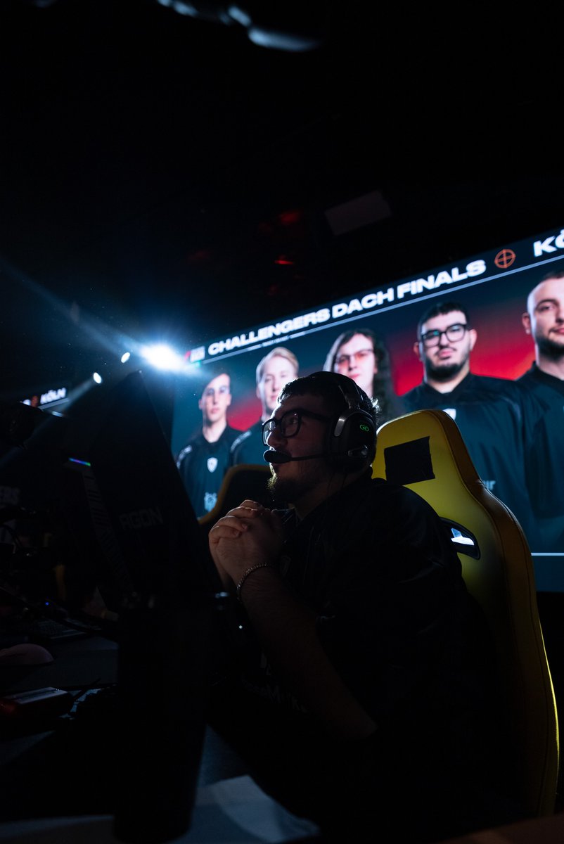 Boran.Poisonez.B. tweet media