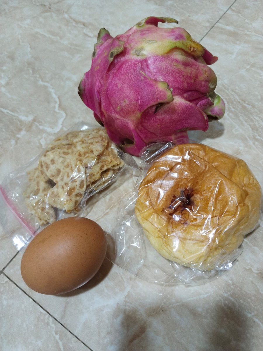 Raul_Saddam's tweet photo. Menu mbg hari ini, semoga niat pak presiden yg baik, bisa diterapkan dengan baik .. 😊 https://t.co/gc2ro8fvnv