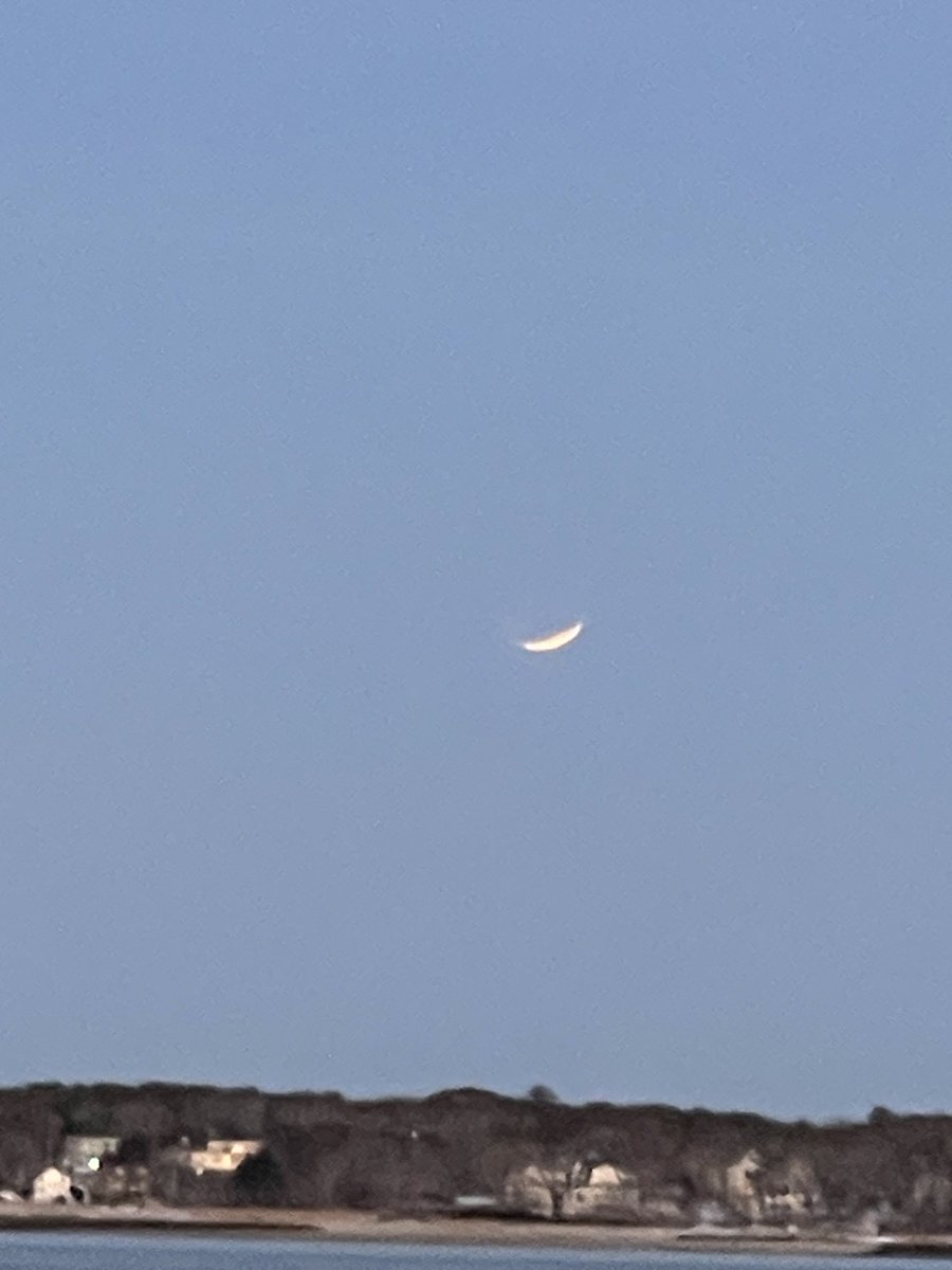 cnickjr's tweet photo. Nearing totality at Chatham ⁦@ShiriSpear⁩ https://t.co/WXN3ir65Kt