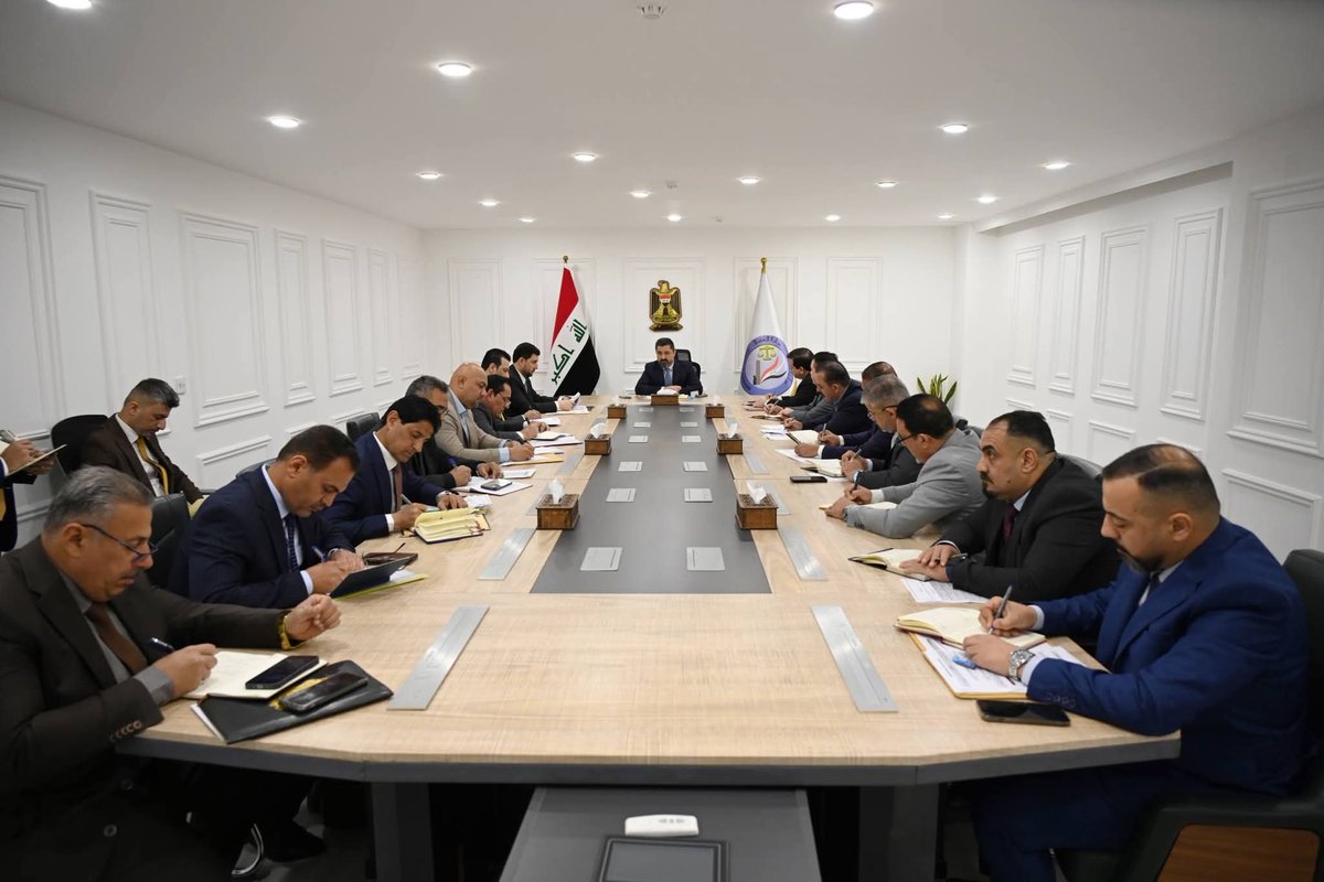 خلال ترؤسه اجتماعاً خاصاً بأمن السجون...
وزير العدل يوجّه باتخاذ إجراءات أمنية مشددة في الأقسام السجنية التابعة لدائرة الإصلاح العراقية

إعلام وزارة العدل
٢٠٢٦/٣/٣