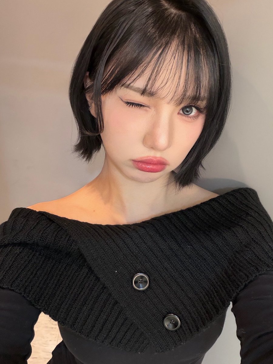eunha files tweet media