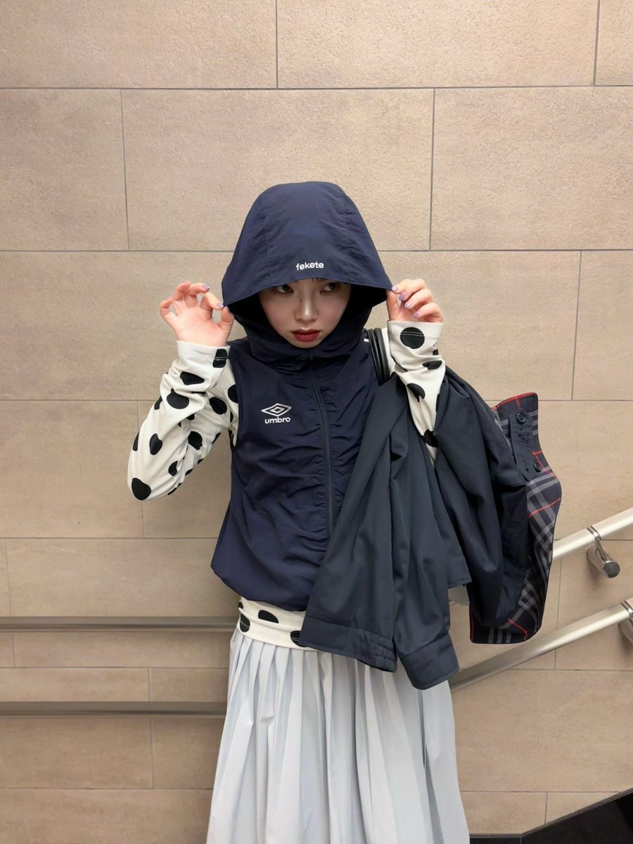 umbro fekete ギャザーフーディーベスト umbro×feketeの可愛子ちゃんたちは3/15発売です🧢