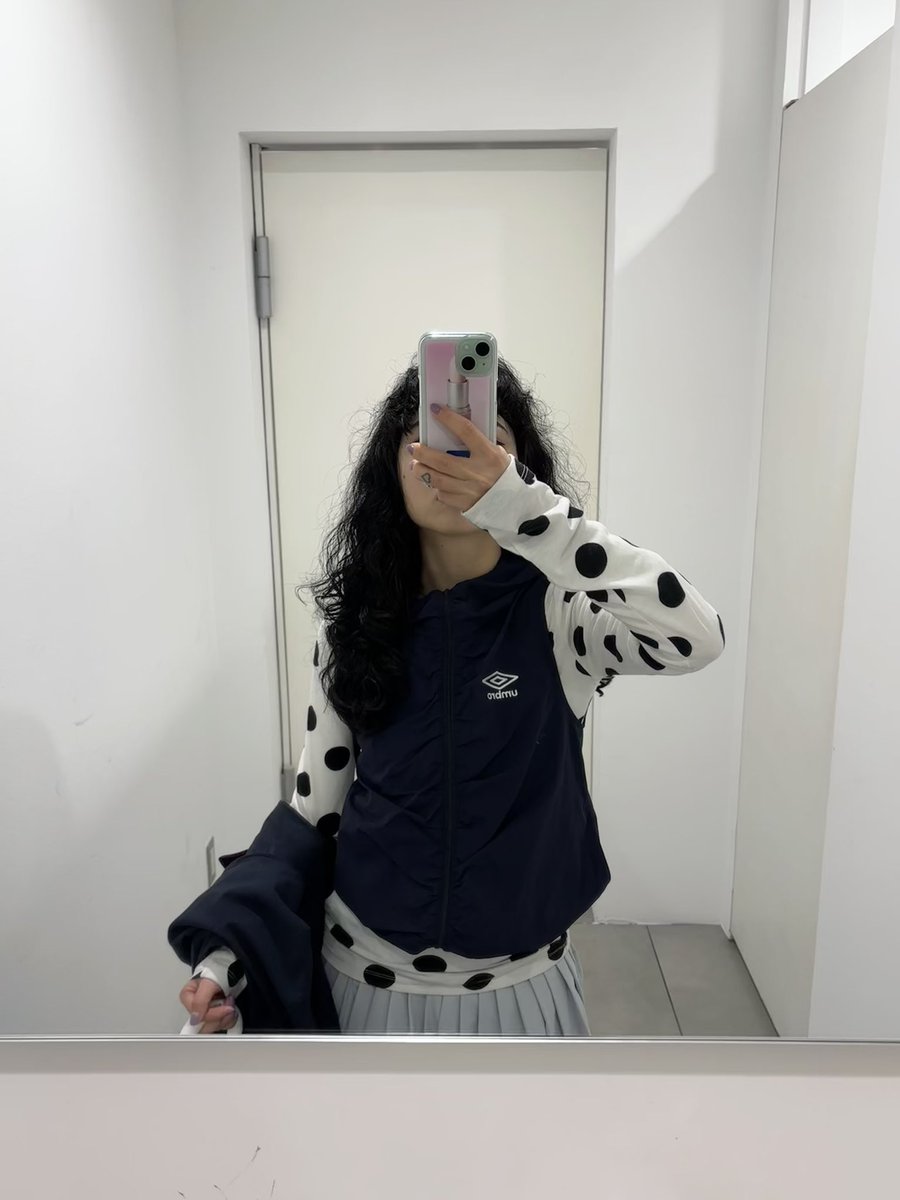 こだわりがつまりすぎているumbro×feketeのフーディーベスト、やはり