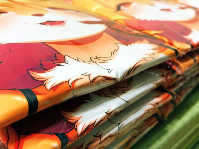 抱き枕カバー届きました✨必要な方に行き渡るように、めちゃくちゃ刷りました!
やる事終わらせて近日中に通販手続きします。もうしばしお待ちください! 