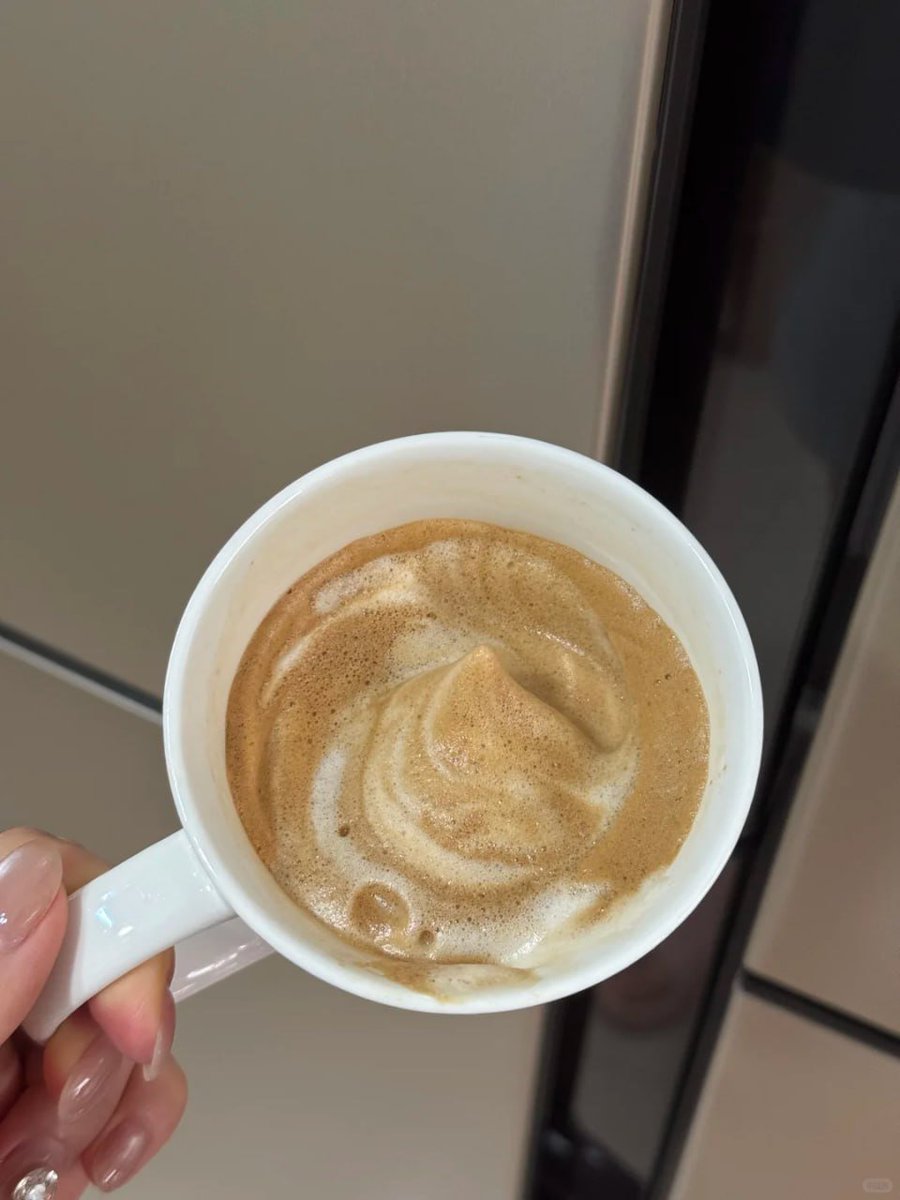 mhde20012's tweet photo. Morning ritual unlocked ☕️ That perfect foam swirl has me hypnotized. Who's joining for round two? #CappuccinoVibes #CoffeeTime https://t.co/pwC2MYQVYi