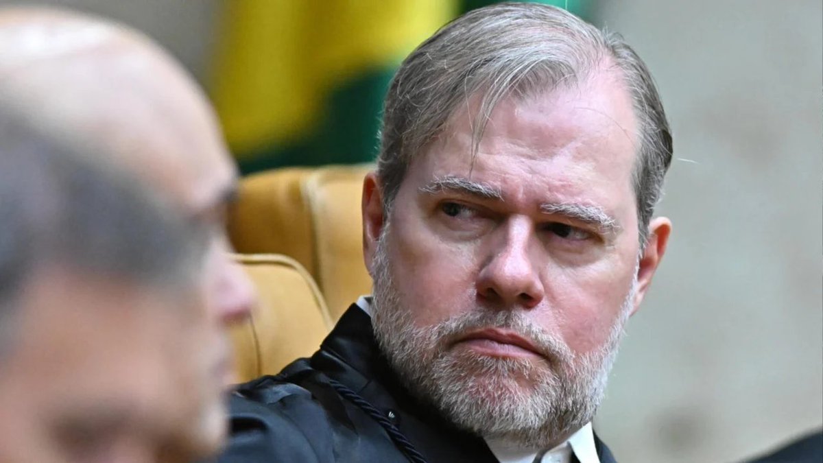 gazetadopovo's tweet photo. Delegados da PF querem direito de pedir afastamento de ministros de investigações

https://t.co/77BDbJhtFk https://t.co/NWtziziLWc
