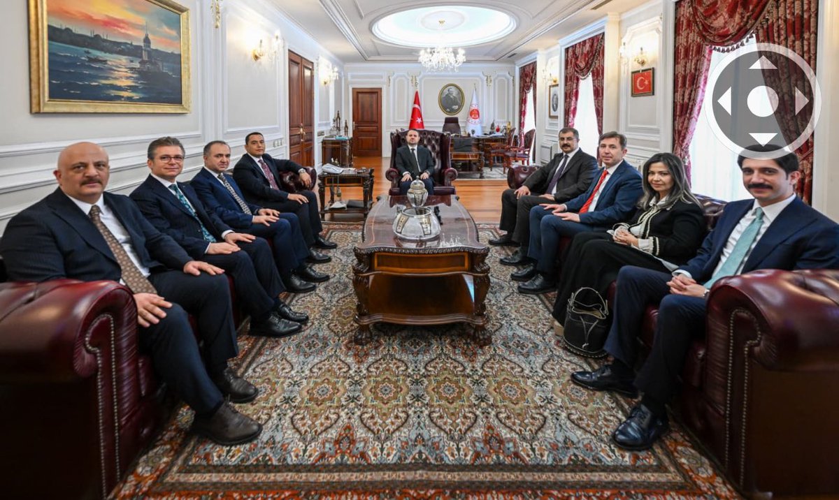 RaAkin07's tweet photo. Yeni Adalet Bakanımız sn. Akın Gürlek başta olmak üzere yeni Genel Sekreterimize ve yardımcılarına  başarılar diliyor, Sn Adalet Bakanımıza nazik kabulleri için teşekkür ediyorum. 
Adaletin daha etkin ve daha güçlü  şekilde tecelli etmesi temennisiyle saygılarımı sununuyorum. https://t.co/oF0oMl3MJ9