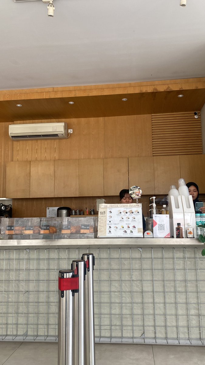 GalleryVanka's tweet photo. Kopi adalah akuu

#CoffeeTime https://t.co/BHjOcv2nRB