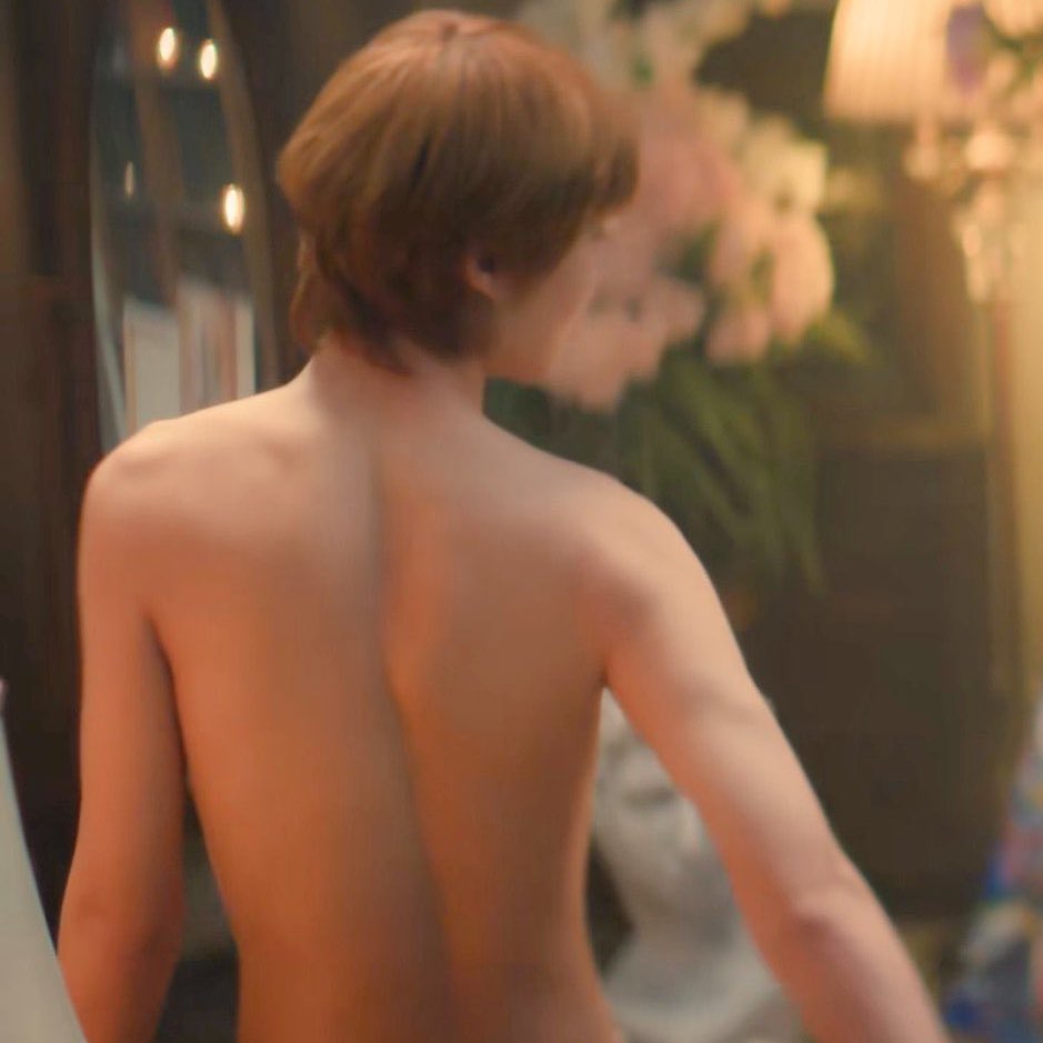 pretty face                                      holdable waist

/เลยยยยยยยล่ะะะะะะ (😌)