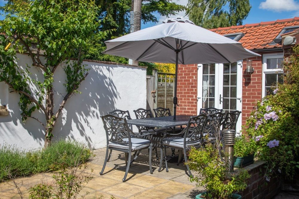 WeAcceptPets's tweet photo. 🌸 Spring Escape to Helmsley 🌸

Holly-Garth has availability for the week or weekend of 6th March 2026, offering the perfect opportunity for a relaxing countryside escape. 🌼

Accepts 🐶
https://t.co/qo0HGiKwMs 

#Helmsley #LateAvailability #LastMinuteGetaway @hollygarthhols https://t.co/AMLk6bkrV5
