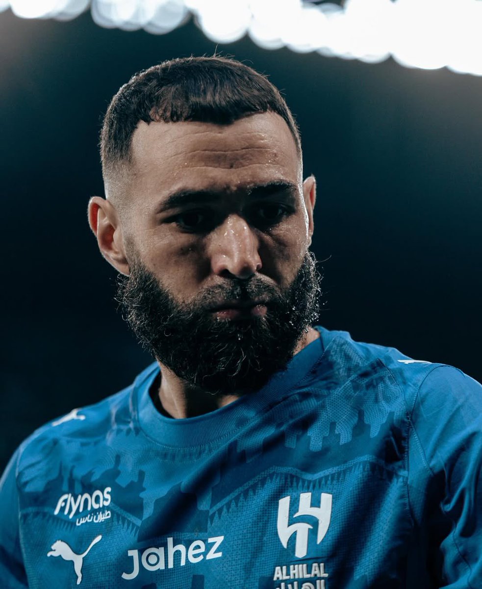 Actu_KB9's tweet image. Les signaux sont au vert 🟢

Blessé ces dernières semaines, Karim Benzema est en train de retrouver sa meilleure condition physique 💙
Le retour approche☄️

#AlHilal #Benzema