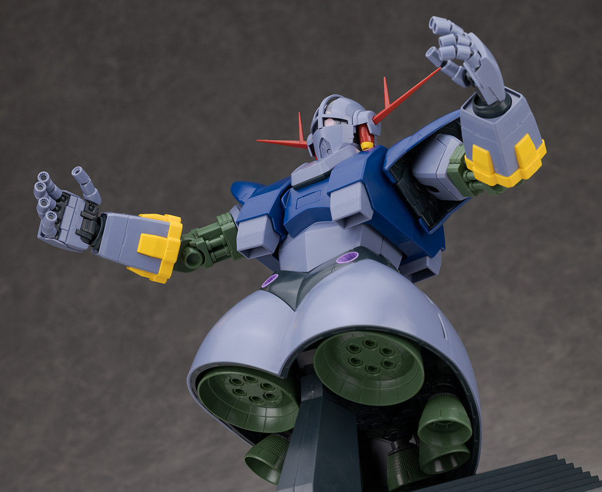 機動戦士ガンダム」よりMG ジオングのレビューを公開しました。初版が