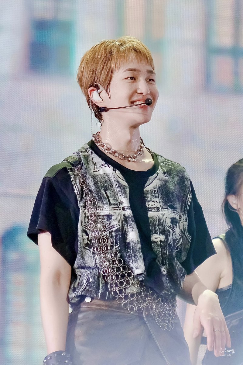 온유 #ONEW #オニュ@SHINee @ONEW_GRIFFIN