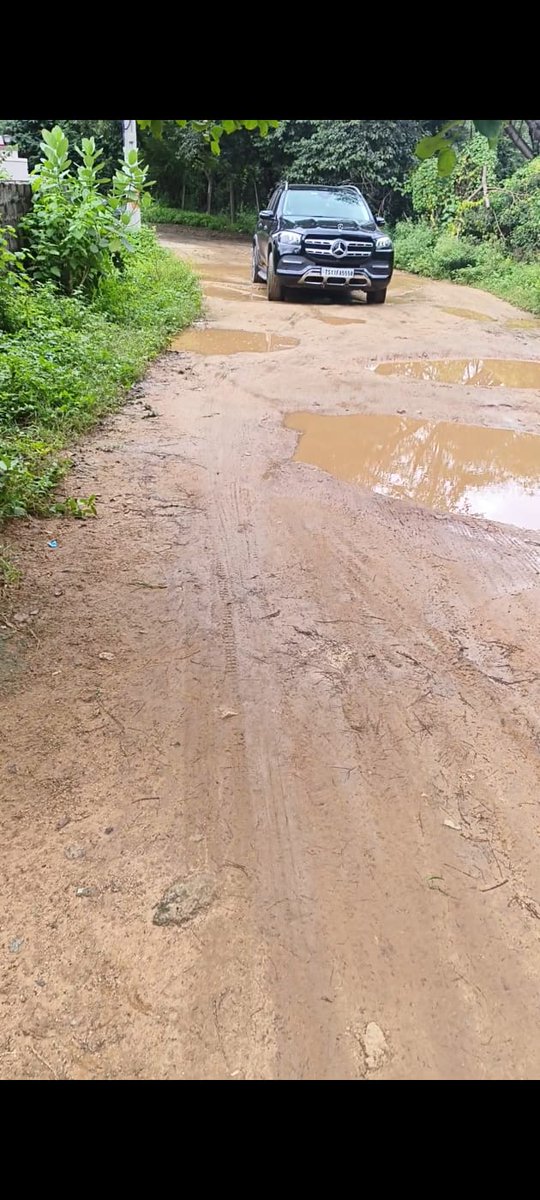 Abhishe74028362's tweet photo. @GHMCOnline 
@CommissionrGHMC @DCRajendraNgr19
Road inaugurated 14th June &amp; despite time elapsed, no action has been taken by any authority. V have already approached GHMC, but unfortunately, there is  no response .Area -Bandlaguda Jagir Infocity Greenwoods, Opp.Kalyani  dead end https://t.co/m25lqS8RNf