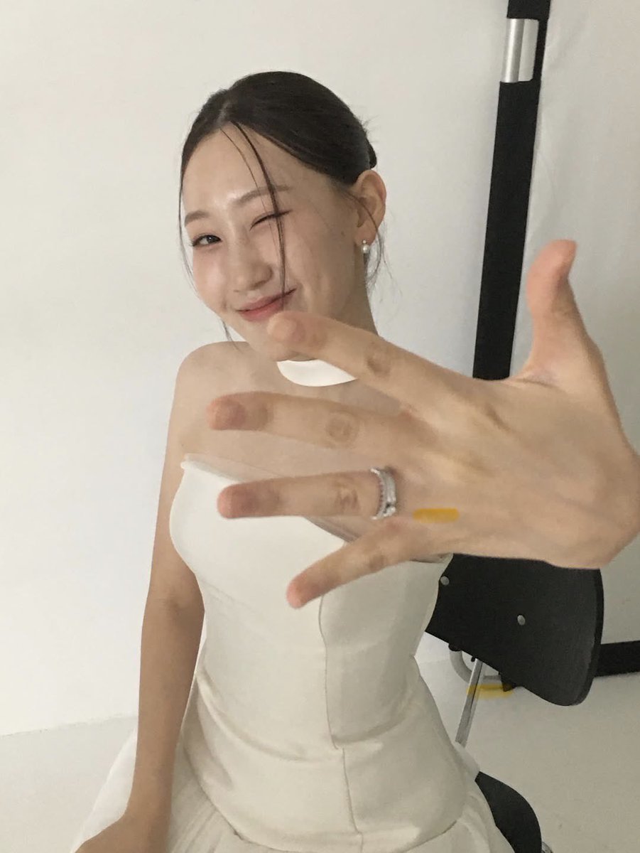 wsbdj's tweet photo. guysss!!! happy news coming from our lucy 🎹 sessionist &amp; 🥁 sessionist 

congratulations to the couple! may happiness always bless them🩵 https://t.co/IqtrWH3PtD