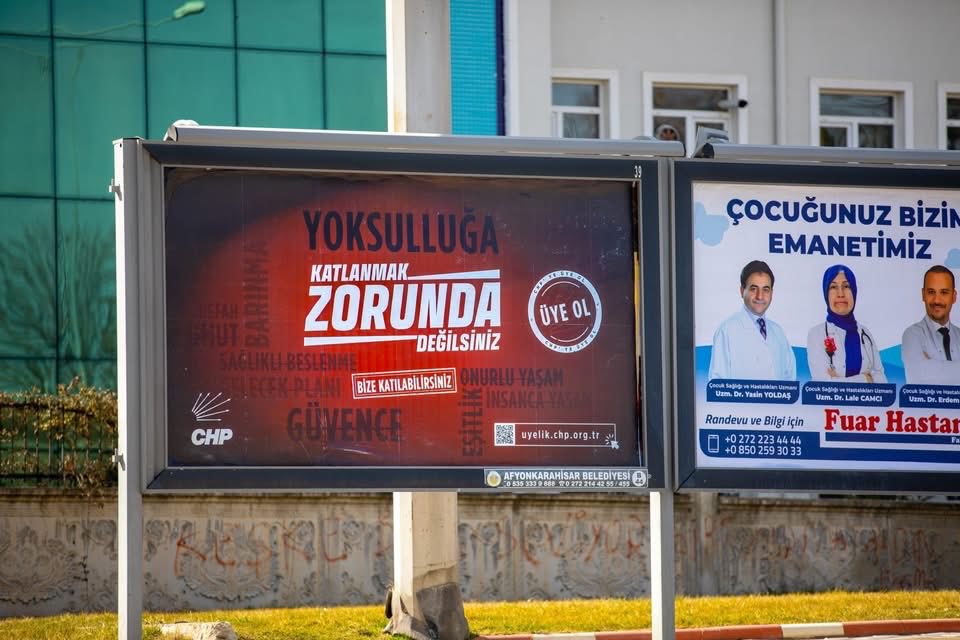 #KatlanmakZorundaDeğilsiniz 
Yoksulluğa, güvencesizliğe, umutsuzluğa mahkûm değilsiniz!
Bu düzen değişir, bu karanlık dağılır. Çünkü birlikteyiz, çünkü biz varız!
Birlikte değiştiririz, birlikte başarırız. 
uyelik.chp.org.tr