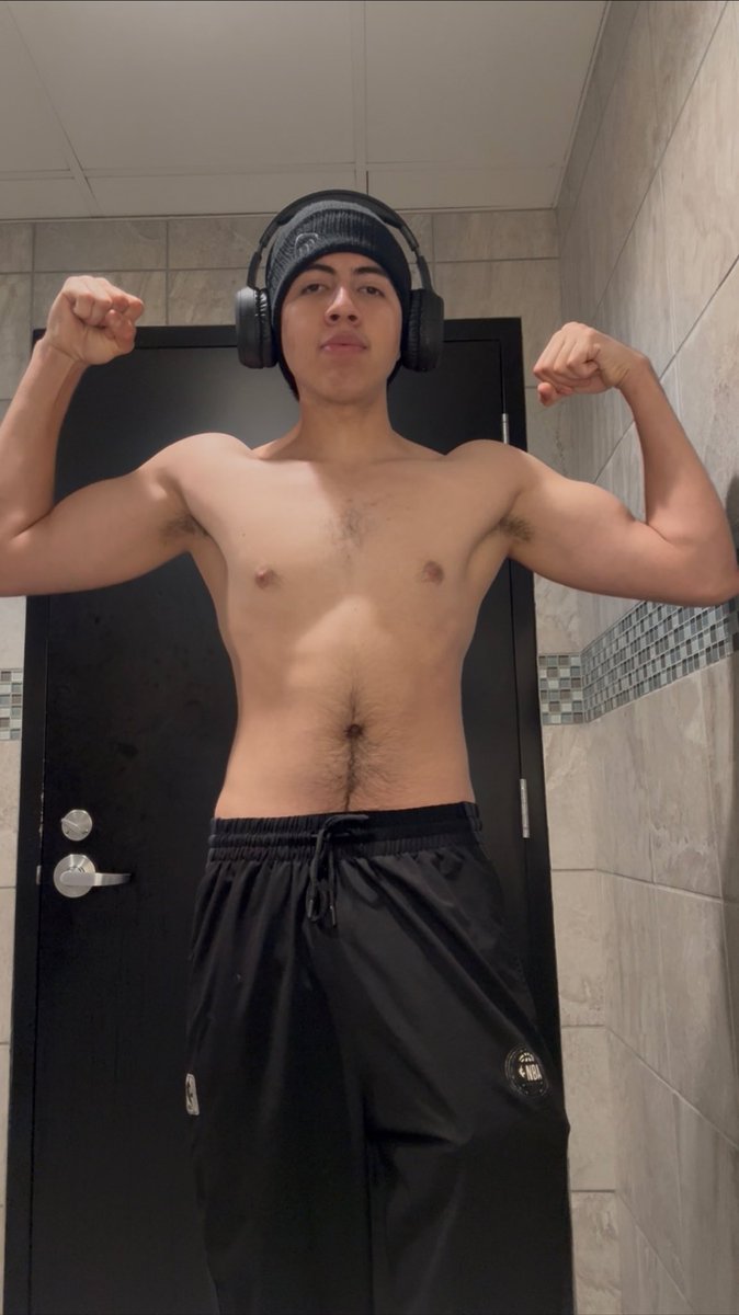 sergav7's tweet photo. #NuevaFotoDePerfil #gym #GymLife #California 💪🏻🔥 https://t.co/qCNUzYYK5x