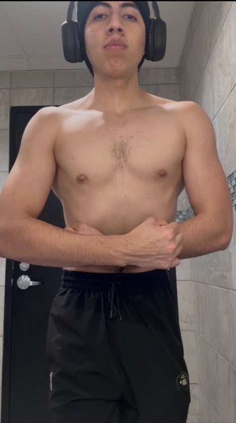 sergav7's tweet photo. #NuevaFotoDePerfil #gym #GymLife #California 💪🏻🔥 https://t.co/qCNUzYYK5x