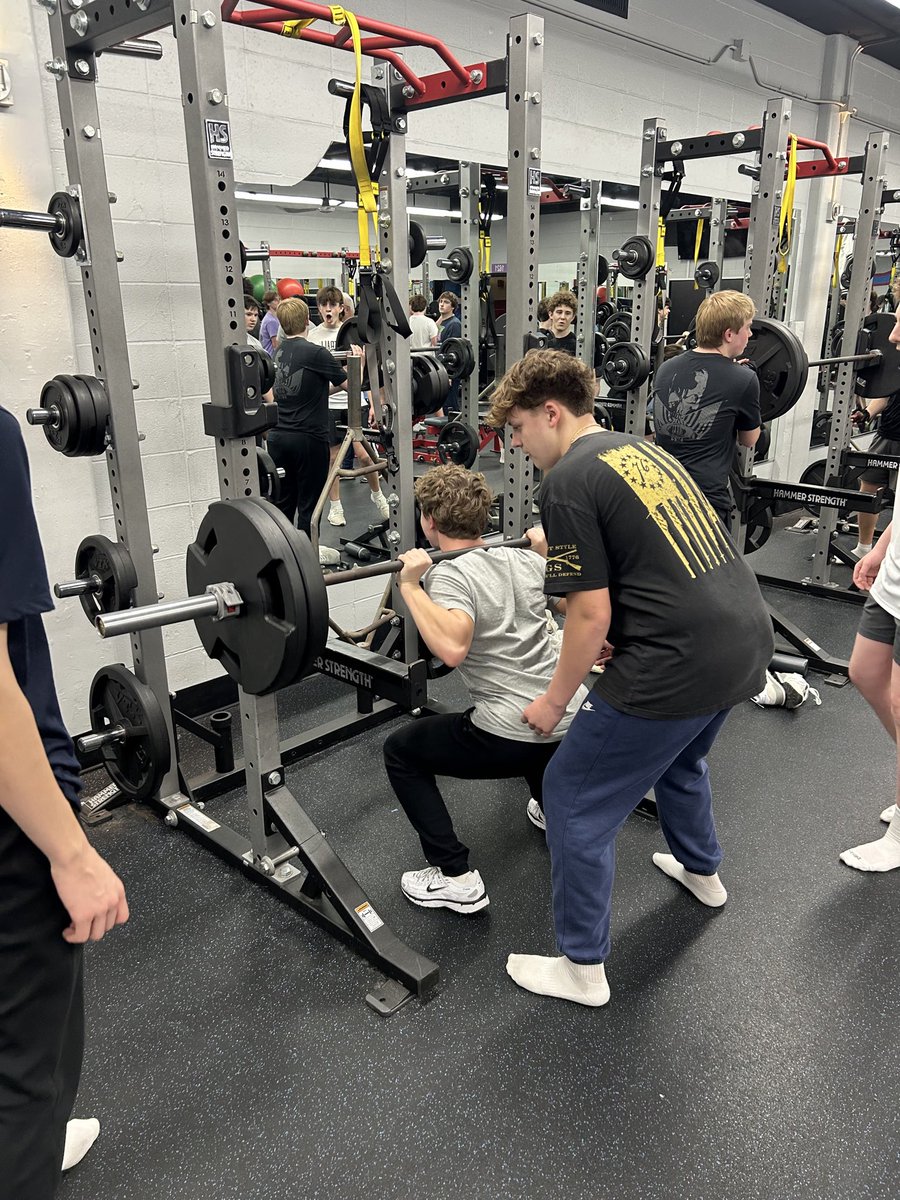 pwesthorns's tweet photo. Breaking PRs like they’re made of glass🐂💪🏼🔥 See you at weights today! 
#LonghornPride #BandofBrothers https://t.co/uEvH4r3AtB