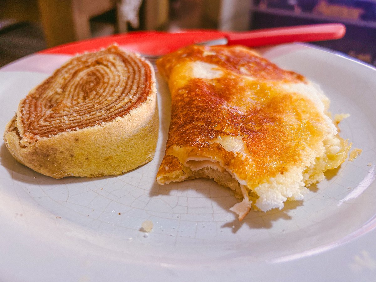 Bom dia, turma! 

Que o dia de vocês sejam tão maravilhoso quanto essa Tapioca e esse Bolo de Rolo 😋