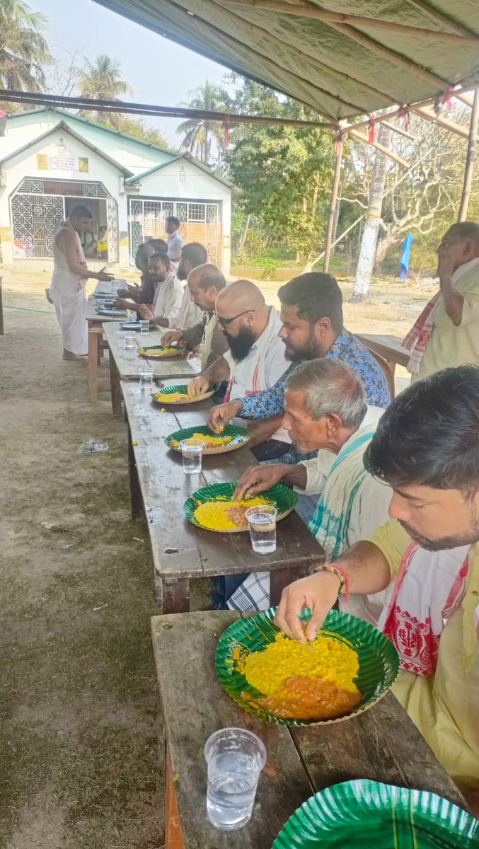 mriganka_dr's tweet photo. #katara ,a village in #nalbari ,with which I have been associated with since years, is celebrating #245th #DoulMaohutsav .Glad to be present in the annual #yagya followed by distribution of public #bhog .. https://t.co/ibL2KAwxuE
