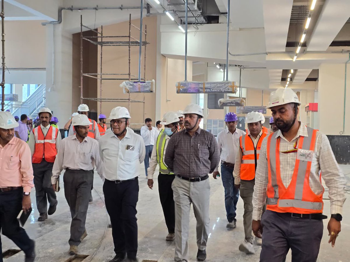 RailAnalysis's tweet image. #BMRCL MD conducts detailed #inspection of key #metro corridors across Bangalore

Read more: railanalysis.in/metro/bmrcl-md…

#BangaloreMetro #NammaMetro #Review #Reach6 #PinkLine #BlueLine #Phase2 #Phase2B #AirportLine #Underground #UrbanMobility #RailAnalysis