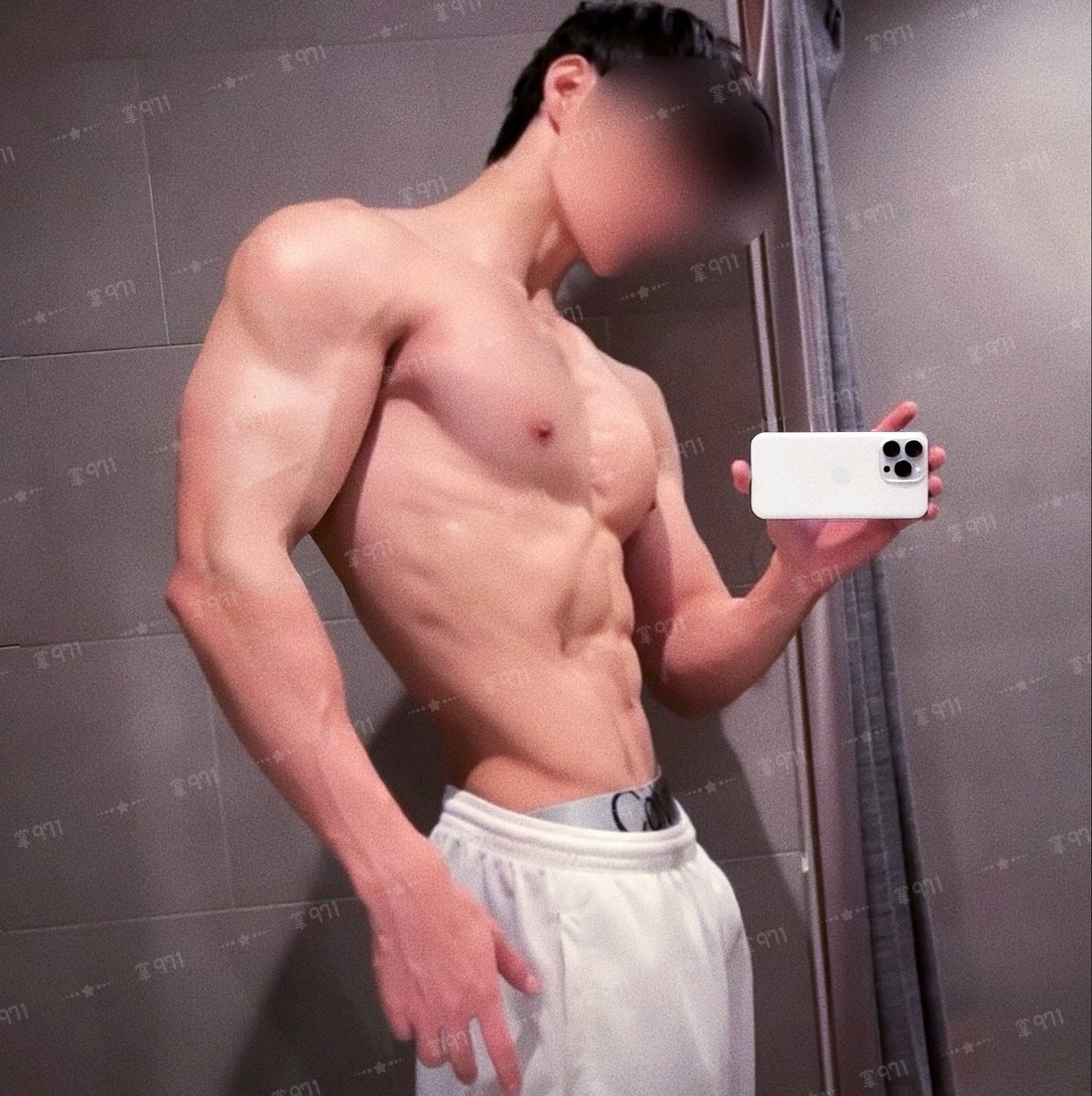 971u2's tweet photo. 魂牵梦绕
#腹肌 #健身 #青年 #反差 https://t.co/aZkoa21SwA