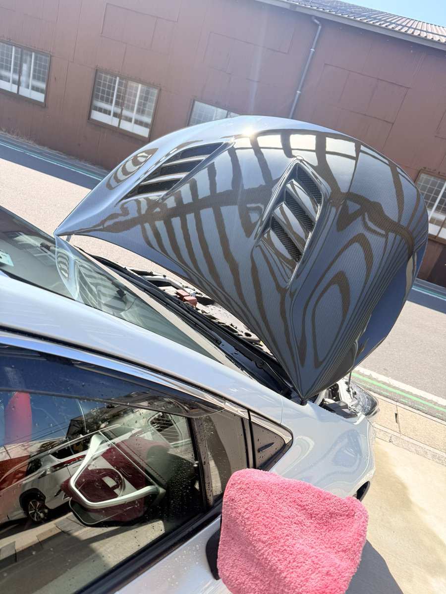 r_corospo's tweet photo. 角度によって見え方が変わるところもお気に入りです✨
チリもバッチリ🫢
自画自賛ですがめっちゃかっこいいです笑
来月の北関東オフ会にもお邪魔しますので、ご興味ある方はぜひぜひご覧になって下さい‼︎
#カローラ　#カローラスポーツ　#リベラルコーポレーション　#VISIONCRAFT https://t.co/olXrijSyhY