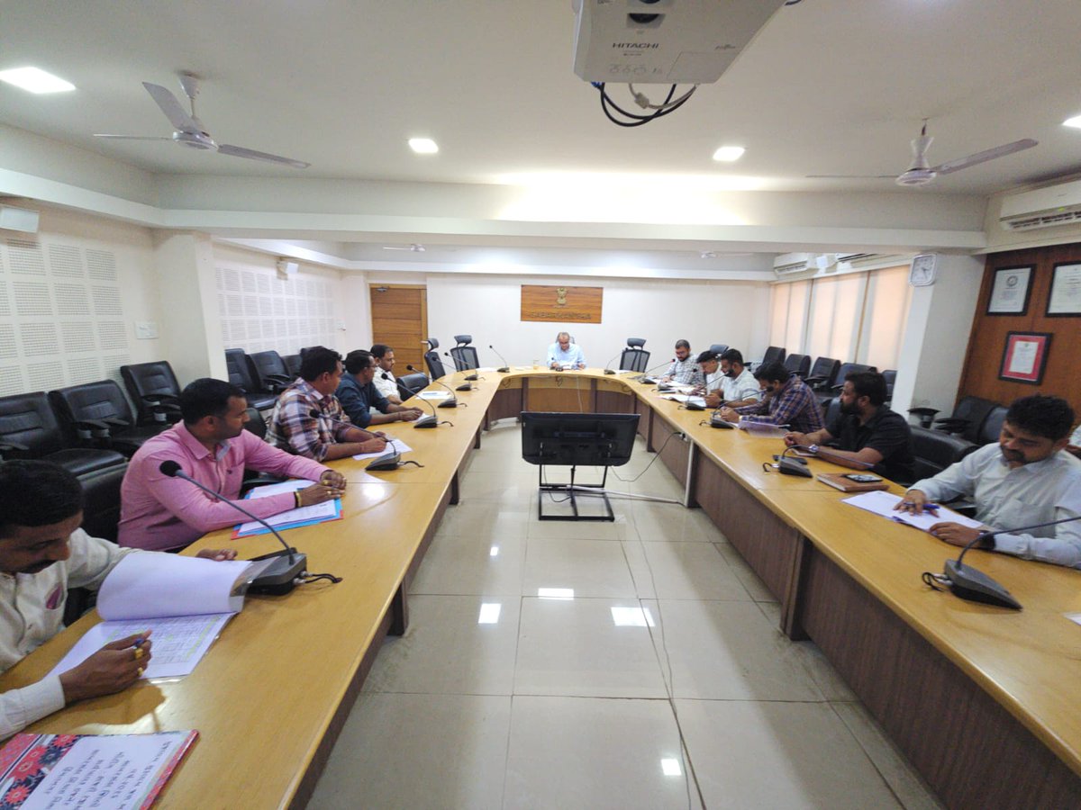 હિંમતનગર ખાતે કલેક્ટર શ્રી લલિત નારાયણસિંઘ સાંદુના અધ્યક્ષસ્થાને 'સુજલામ સુફલામ જળ અભિયાન ૨૦૨૬'ની બેઠક યોજાઈ <a href="/CMOGuj/">CMO Gujarat</a> <a href="/InfoGujarat/">Gujarat Information</a>