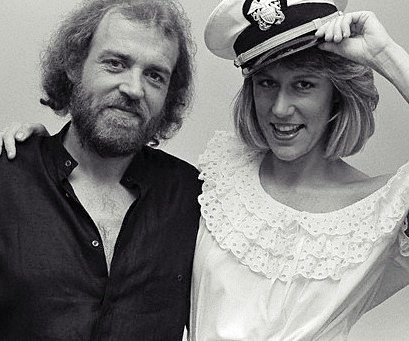 victorcadet's tweet photo. Hoy cumple 79 años la cantante, compositora, arreglista y productora norteamericana #JenniferWarnes, conocida por sus temas de películas como '(I've had) The time of my life' en 1987 con Bill Medley y esta de 1982: 'Up where we belong', con Joe Cocker. https://t.co/6FmroKnscU https://t.co/i6XhemV5bD