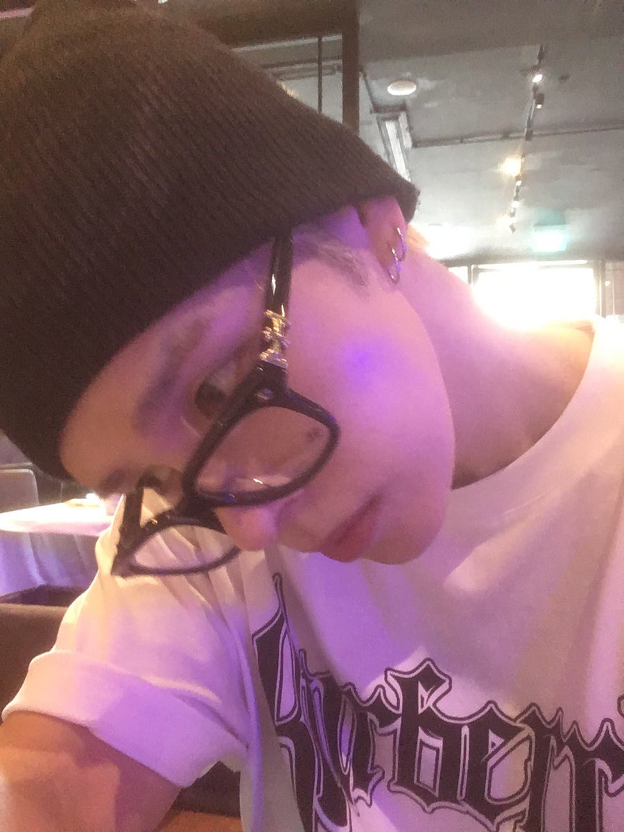 셂형 생일 축하해❤️
함께보내서 303배는 더 행복했음🐷🐽
#크래비티 #형준 #세림
#HAPPYSERIMDAY
#박세림_논란_너무잘생김
#크래비티_다정한섹시큐티보이_박세림_생일