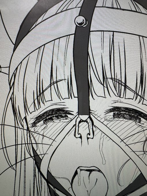 次回ファンサイト投稿は時間が取れないので箸休めの面白投稿 看板娘由愛が登場。 猫っぽいコスチューム…ではなく、なんと『ドラもん』みたいな拘束具をつけられたヘンテコ拘束姿 おもしろ投稿に舵を切ったイラストになります。無様マスコットみたいな姿にされた由愛。お楽しみに