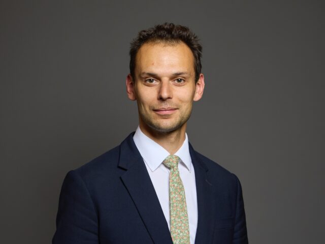 RYboating's tweet photo. Starmer Ally Resigns From Government Amid Scandal over Anti-Breitbart Group

Too bad Starmer himself did resign. 😉

Starmer's gov't wanted to destroy any news outlet that exposed any wrongdoing by them, but ended up exposing themselves instead, it seems. 😂

From the article:

The former director of an anti-Breitbart censorship group has resigned from British Prime Minister Sir Keir Starmer’s government amid reports he spread fake Russiagate-style allegations against journalists critical of the organization he ran.

Labour MP for Makerfield, Josh Simons, resigned from his post as a junior Cabinet Office minister over the weekend, conveniently timed while the British and international media turned its focus to the conflict in the Middle East.

Simons, once tipped as a rising star in the Labour ranks, had come under fire in recent weeks amid a flurry of reports exposing the mud-slinging way of the Labour Together think tank he previously ran.

Founded by Prime Minister Starmer’s disgraced former chief of staff and senior strategist, Morgan McSweeney, Labour Together began as a venue for the Blairite wing of the Labour Party to attack the previously ascendant far-left wing represented by former party leader Jeremy Corbyn.

Alongside its undeclared cutout cadet organizations such as Stop Funding Fake News (SFFN) and the Center for Countering Digital Hate (CCDH), Labour Together sought to diminish far-left pro-Corbyn media, such as The Canary.

However, according to South African investigative journalist Paul Holden, through large-scale astroturfing campaigns, the groups soon found they had achieved their initial aims and decided to move onto right wing media next. Seeking to destroy “non-conformist media and free speech on both sides of the Atlantic”, this push included attempts to cancel Brexit-aligned media in Britain and conservative media outlets in the United States, including Breitbart News.

The censorship scheme came under heavy scrutiny late last year, as the Trump administration levied sanctions against pro-censorship figures in Europe and Britain, including longtime McSweeney ally and head of his Centre for Countering Digital Hate (CCDH), Imran Ahmed.

Amid the fallout, more details began to emerge about Labour Together’s hardball tactics. Last month, the Cabinet Office was ordered to investigate the think tank amid allegations that during Simons’ tenure, it had paid an American public relations firm, APCO Worldwide, to dig up dirt on journalists who had reported on Labour Together’s failure to disclose £730,000 in donations under McSweeney.

Independent investigative outlet Democracy For Sale claimed that funding was intentionally obscured “so the think tank would look like a humble, grassroots initiative when in fact it was a well-funded vehicle to take over the party”, but they were eventually caught.

Simons was investigated by the independent adviser to the Prime Minister on ministerial standards, Sir Laurie Magnus, who cleared the MP but said that there was a risk of “distraction and potential reputational damage” if Simons remained in the Cabinet Office, the Times of London reported.

Simons apparently agreed with this assessment and wrote in his resignation letter that his “remaining in office has now become a distraction from this government’s important work”.

Link to article in comments