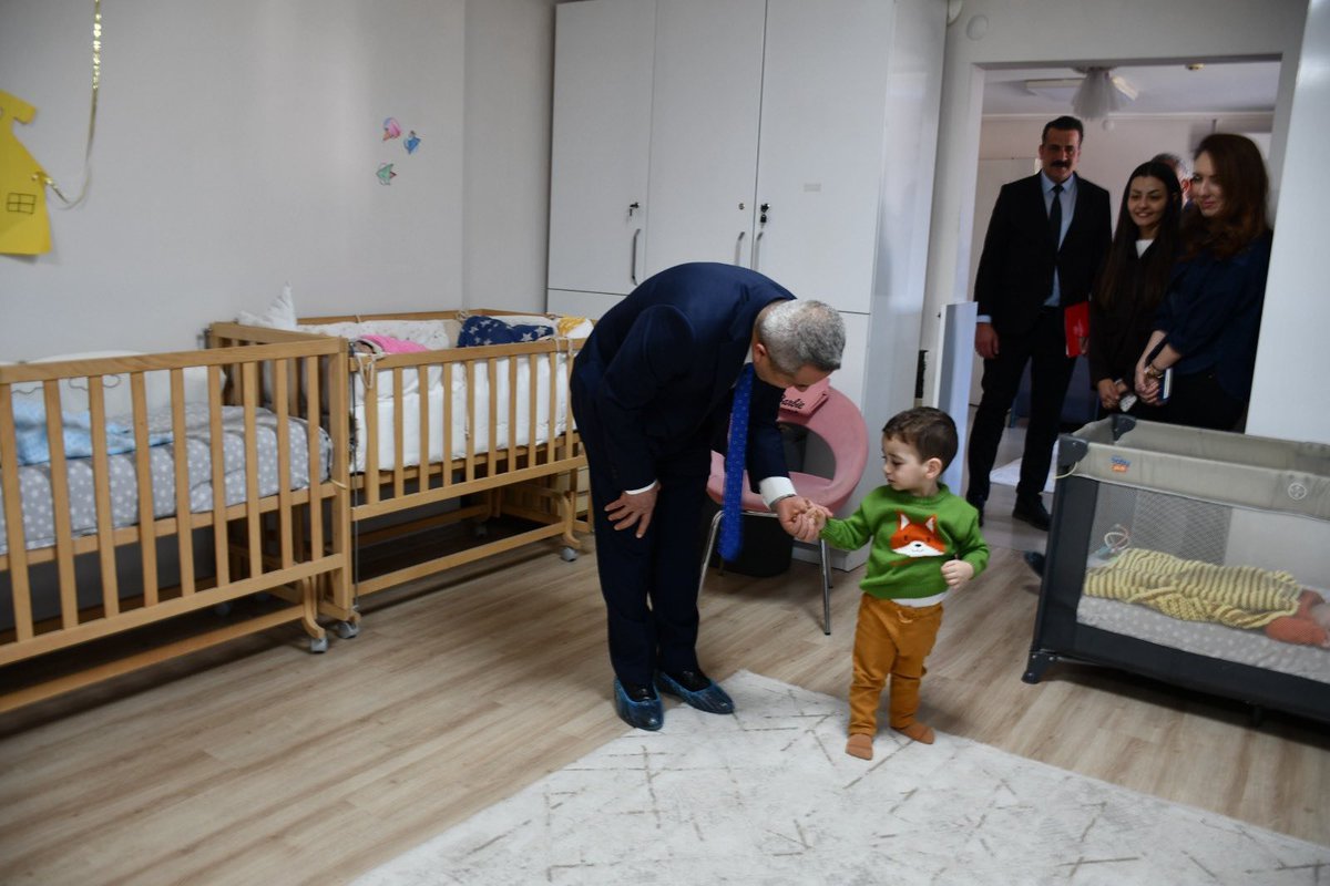 aydinashm's tweet photo. Çocuk Hizmetleri Genel Müdürlüğü Daire Başkanı Sayın Ayşe Türkay Aydemir ve Personel Genel Müdürlüğü Daire Başkanı Sayın Mustafa Şimşek, İl Müdürlüğümüze bağlı 0–12 yaş arası Çocuk  evleri sitesinde devlet himayesindeki çocuklarımızı ziyaret etti. https://t.co/r9uDNgjKqd