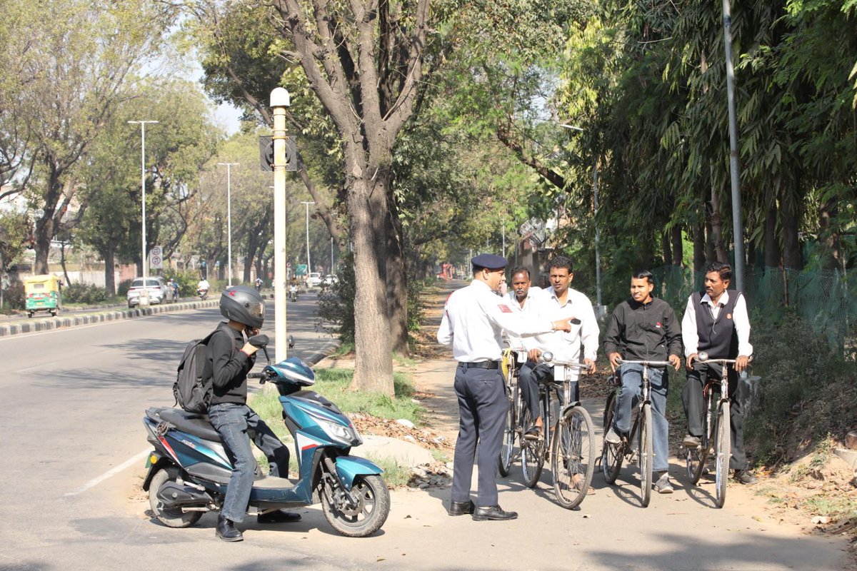 Chandigarh Traffic Police tweet media