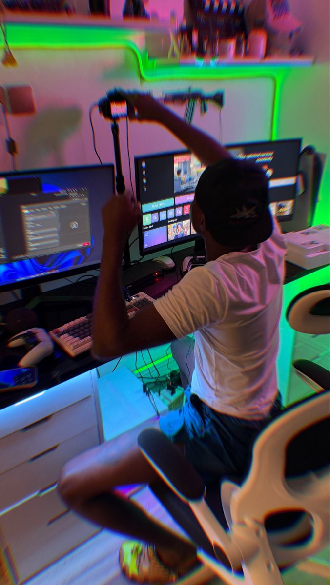 Benefit boys tweet media