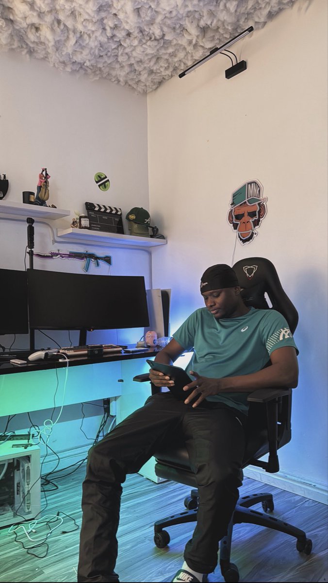 Benefit boys tweet media