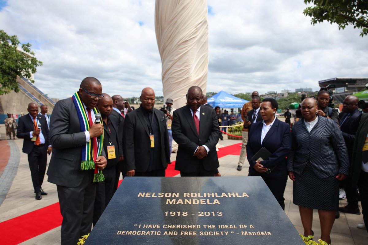 Ramaphosa at Mandela plaque
