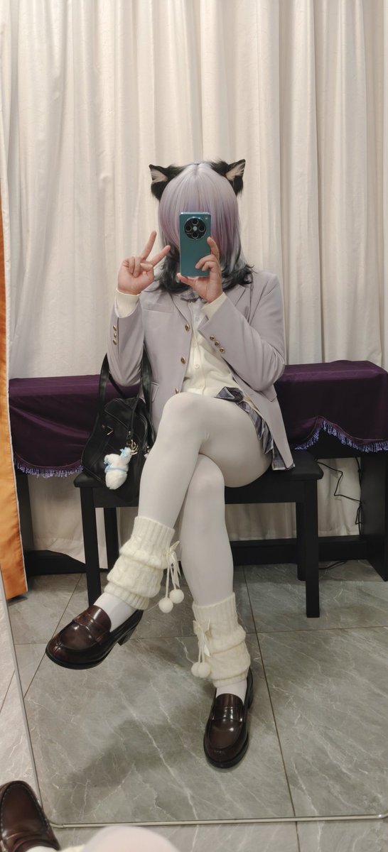 zzruantang_'s tweet image. 请找到图中的香芋小蛋糕&amp;gt;3&amp;lt;
#jk制服 #白丝