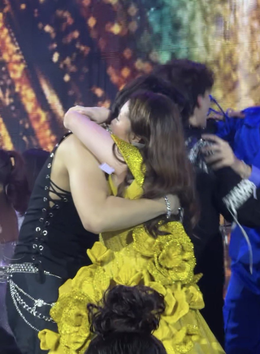 Happy Fourth Monthsary KRYSTON AND STUNNERS!! Cheers to unending positivity, love and (yearning moments?). To more months for us yiee! 

KUMUSTA KA KRYSTAL