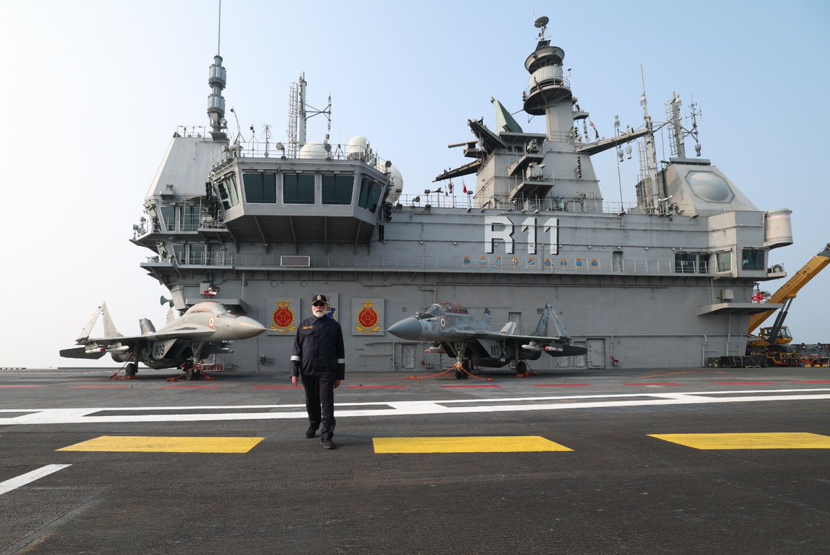 Defence_Nation's tweet photo. INS Vikrant (R11) Achieves 1000 Successful and safe Arrested landings since its induction into Indian Navy on September 2022. 🇮🇳⚓️

#INSVikrant #R11 #IndianNavy https://t.co/O26lwHBMJS