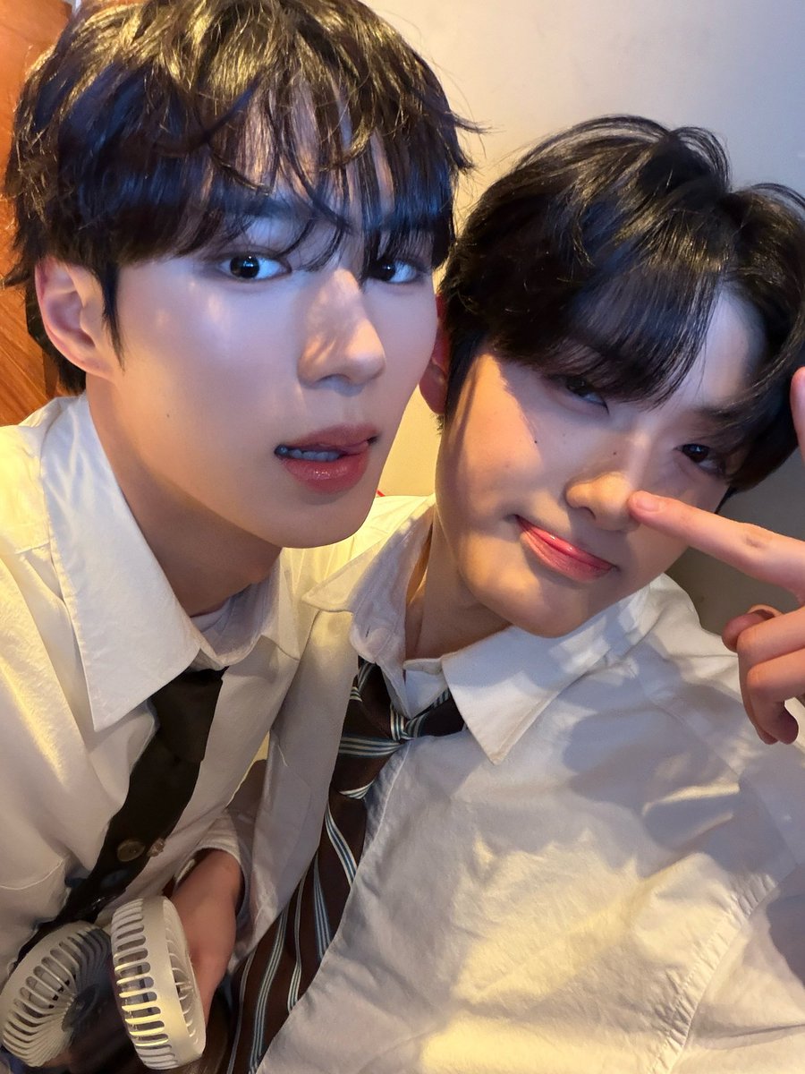 メンバーが上げてくれる写真にジュンソが写ってるとしあわせ×1120