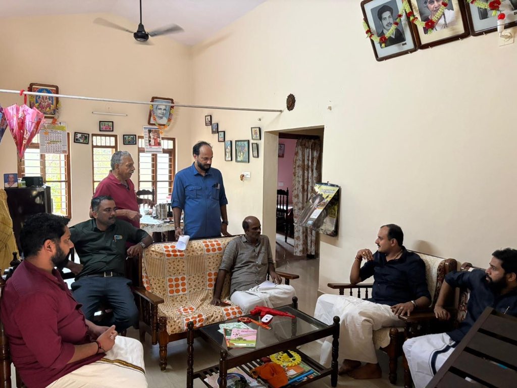 BjpLigin's tweet photo. ഭരണ പരാജയത്തിൻ്റെ 25 വർഷങ്ങൾ
#Signaturecampaign…#Vikasitakeralam 
#Vikasitakaduthuruthy  @RajeevRC_X @BJP4India @BJP4Keralam @BjpKottayam https://t.co/RaWPoRacAl